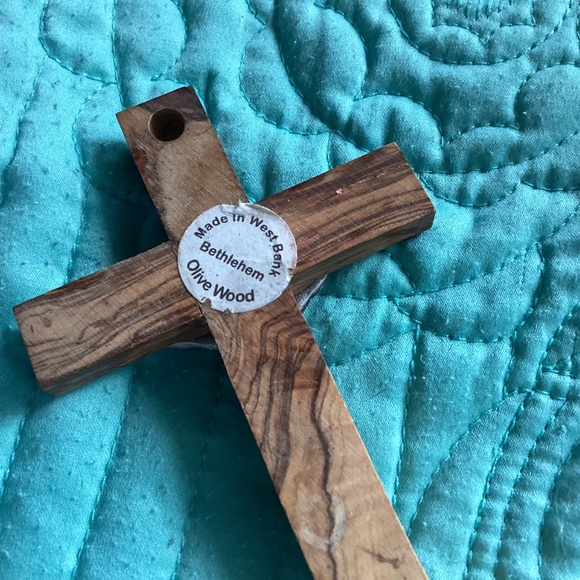 SMALL OLIVE WOOD & METAL CRUCIFIX - Picture 6 of 6